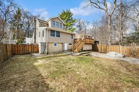 32 Shawnee Road Putnam Valley NY 10579