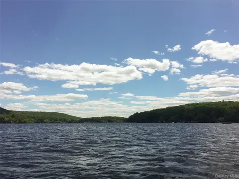 32 Shawnee Road Putnam Valley NY 10579