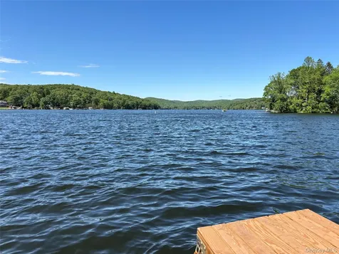 32 Shawnee Road Putnam Valley NY 10579