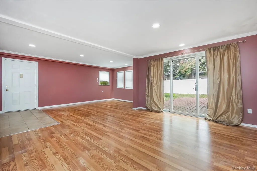 2425 Sycamore Lane North Bellmore NY 11710