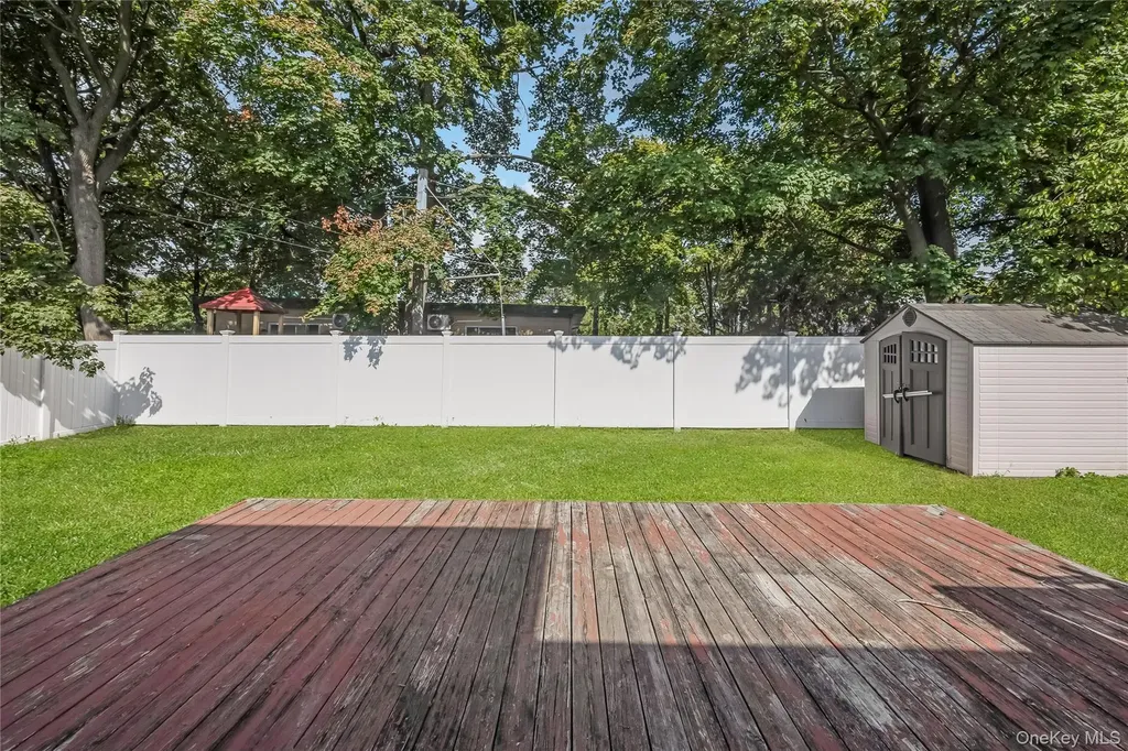 2425 Sycamore Lane North Bellmore NY 11710