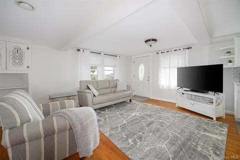 17 Greenwood Drive Mahopac NY 10541