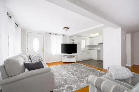 17 Greenwood Drive Mahopac NY 10541