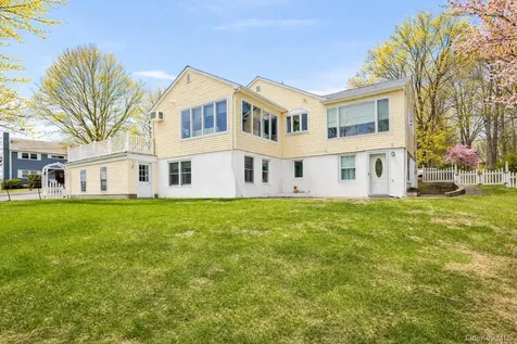 17 Greenwood Drive Mahopac NY 10541