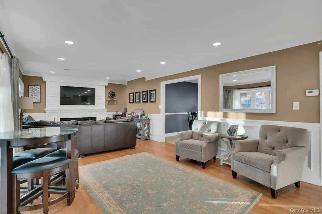 22 Schuyler Drive Commack NY 11725
