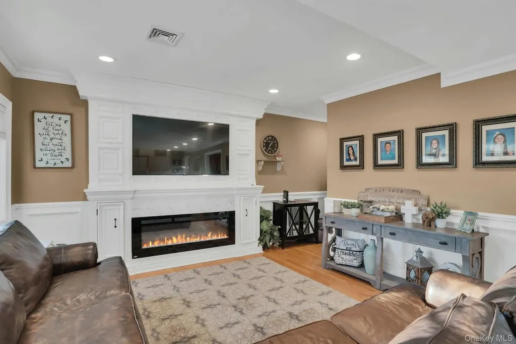 22 Schuyler Drive Commack NY 11725