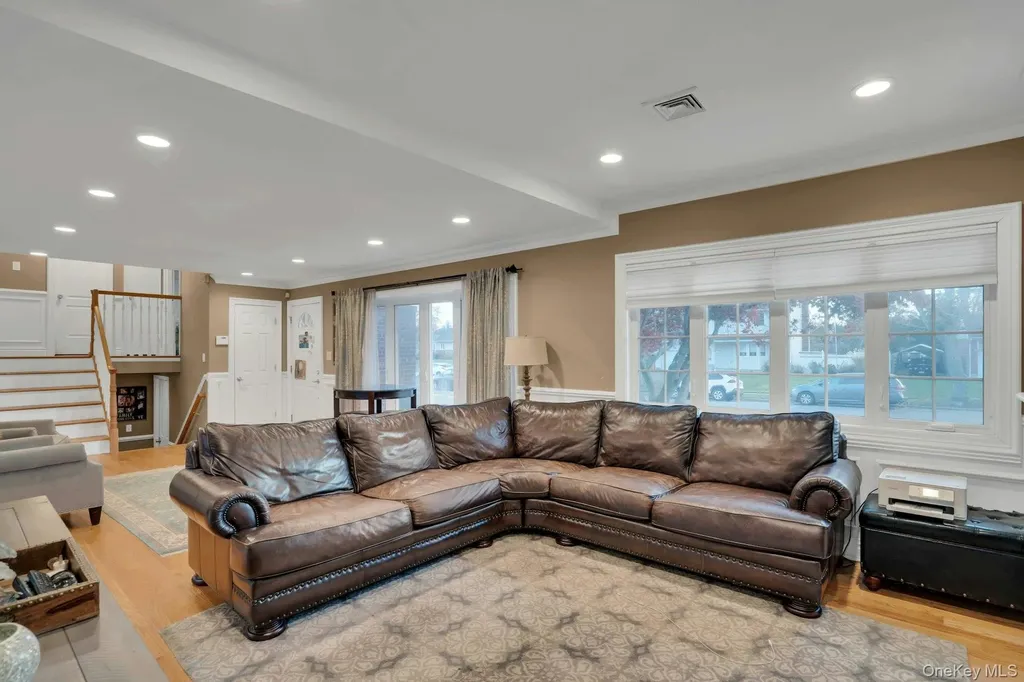 22 Schuyler Drive Commack NY 11725