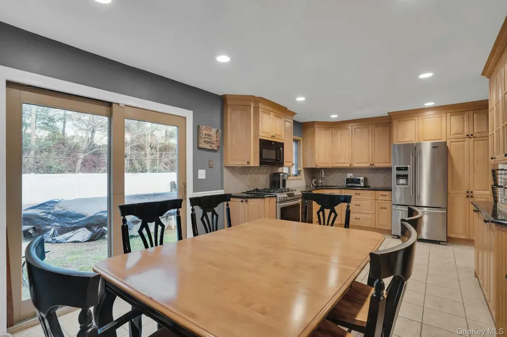 22 Schuyler Drive Commack NY 11725