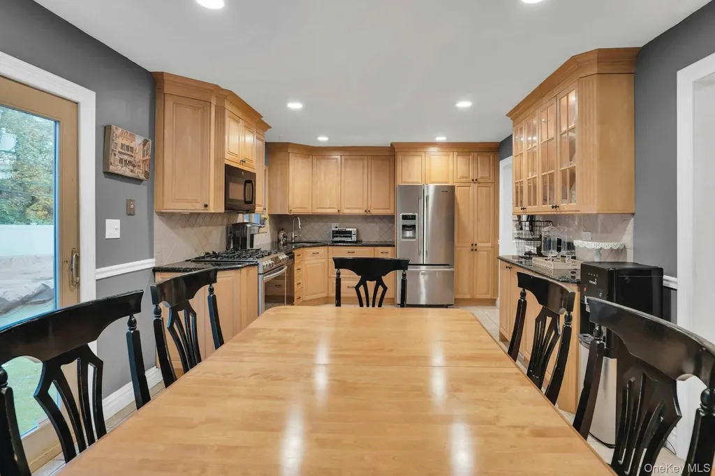 22 Schuyler Drive Commack NY 11725