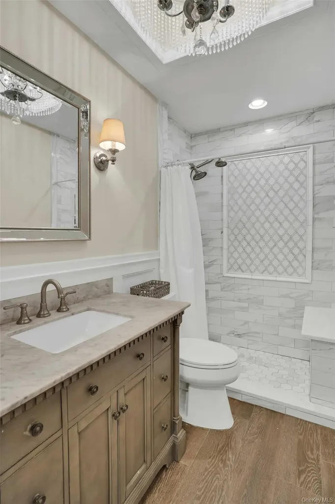 22 Schuyler Drive Commack NY 11725