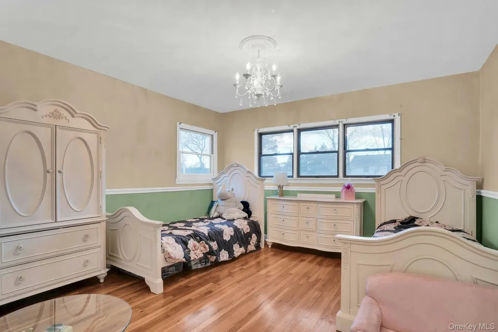 22 Schuyler Drive Commack NY 11725