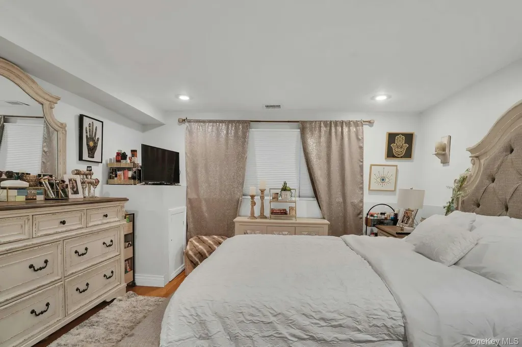 22 Schuyler Drive Commack NY 11725