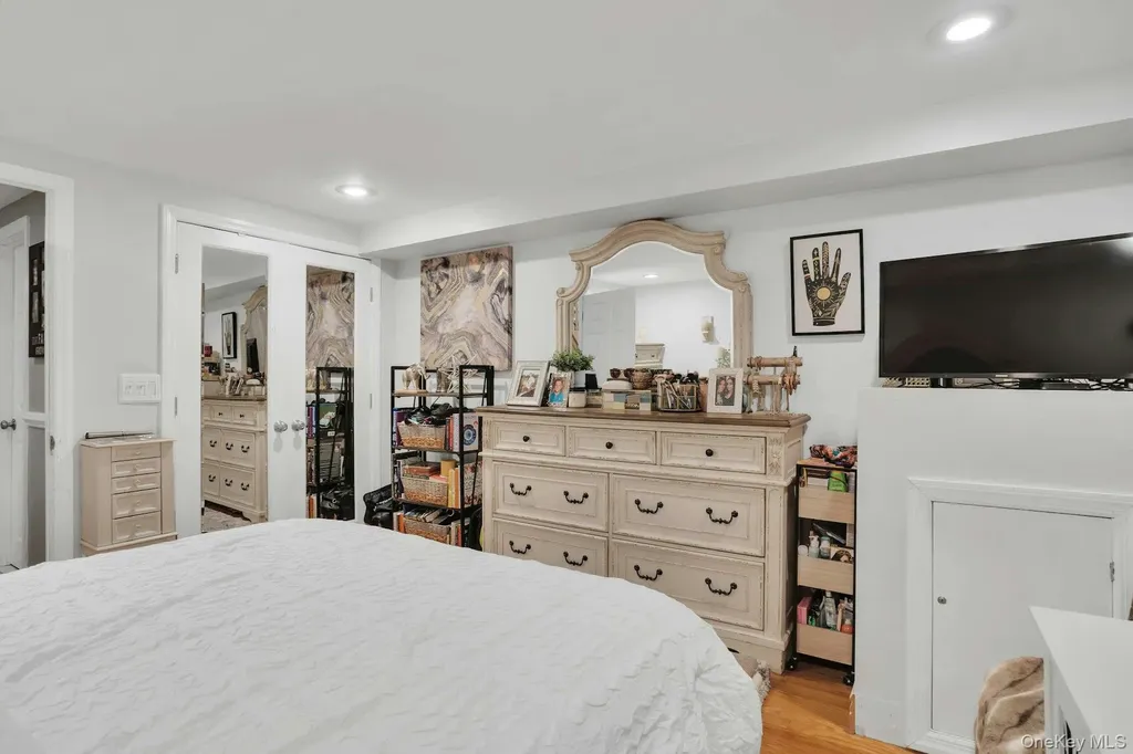 22 Schuyler Drive Commack NY 11725