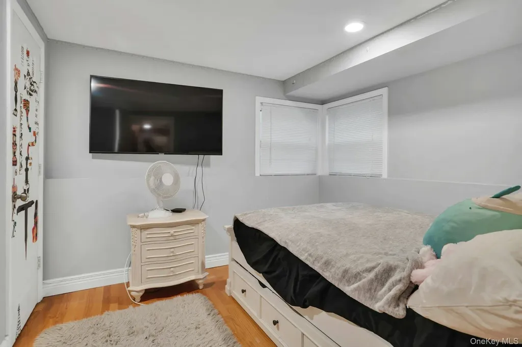 22 Schuyler Drive Commack NY 11725
