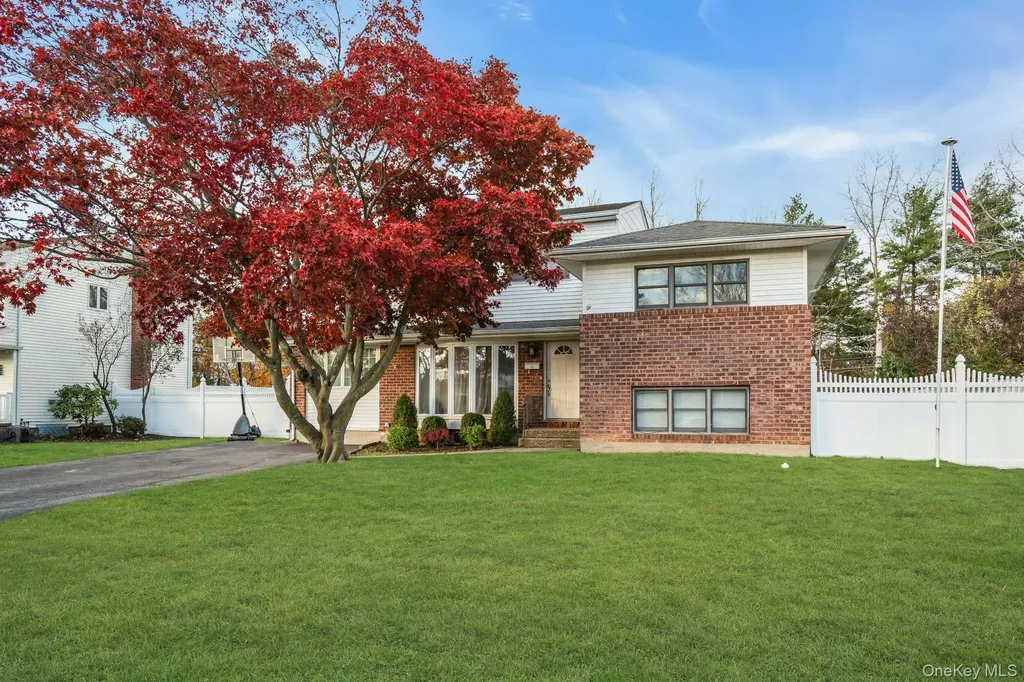22 Schuyler Drive Commack NY 11725