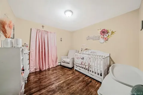 27 Kenwood Drive Bohemia NY 11716