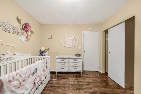 27 Kenwood Drive Bohemia NY 11716