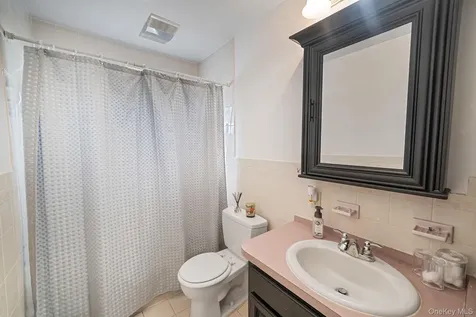 27 Kenwood Drive Bohemia NY 11716