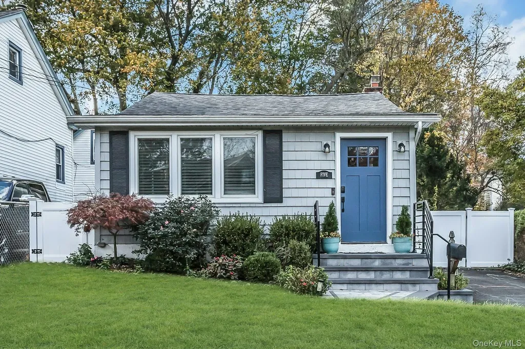 5 Cody Avenue Glen Head NY 11545