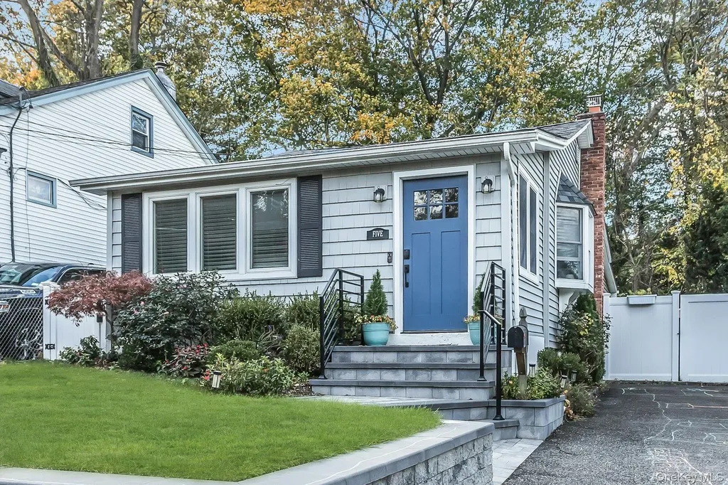 5 Cody Avenue Glen Head NY 11545