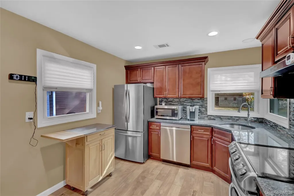 882 Ocean Avenue West Islip NY 11795