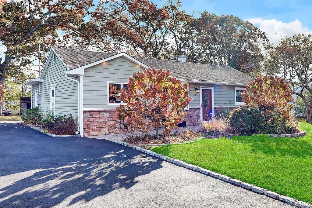 882 Ocean Avenue West Islip NY 11795
