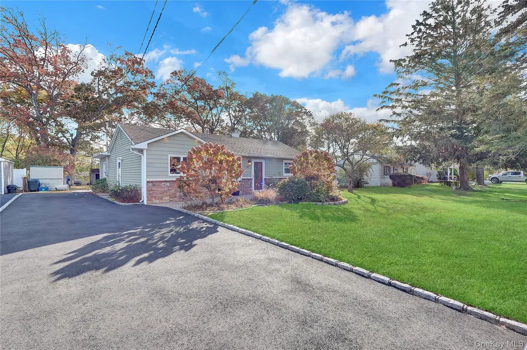 882 Ocean Avenue West Islip NY 11795