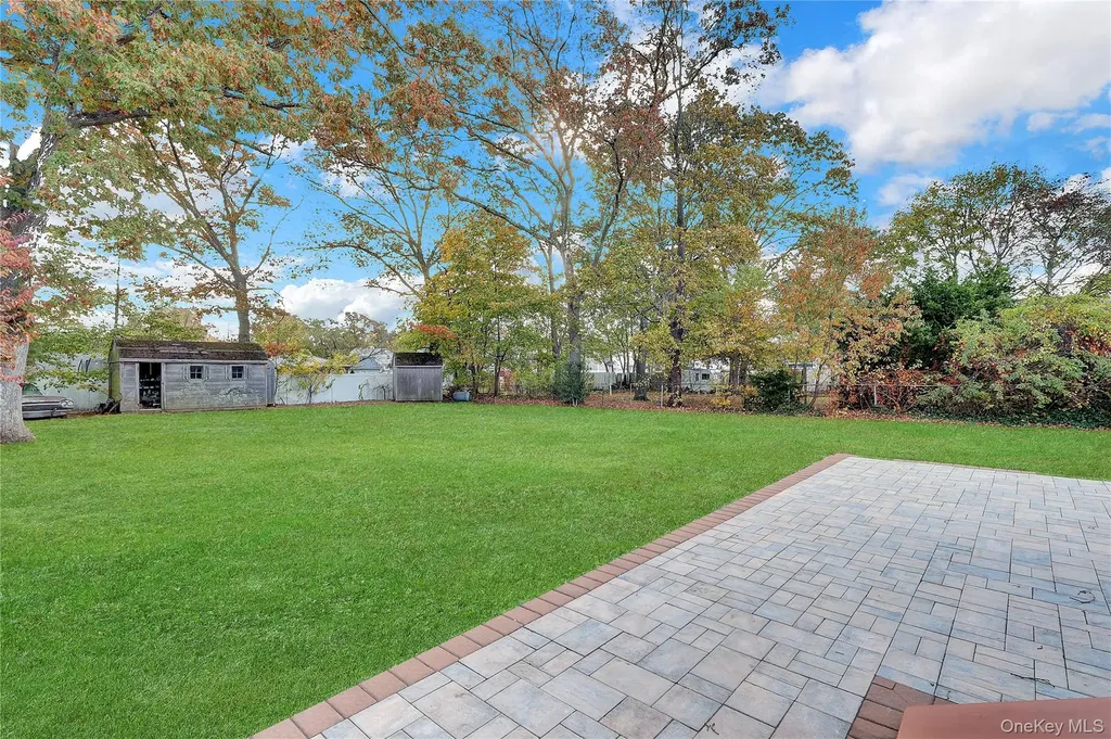 882 Ocean Avenue West Islip NY 11795