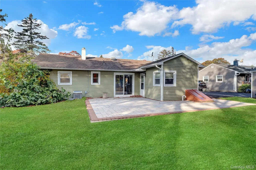 882 Ocean Avenue West Islip NY 11795