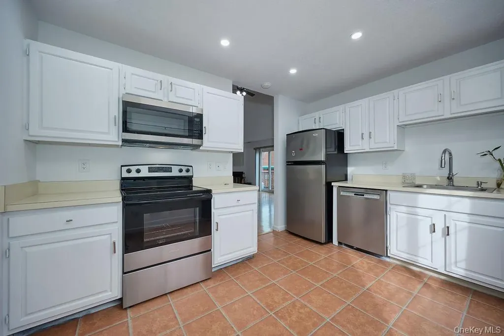 502 Autumn Lane Brewster NY 10509