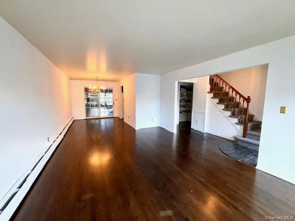 1 Abbie Lane Hyde Park NY 12538