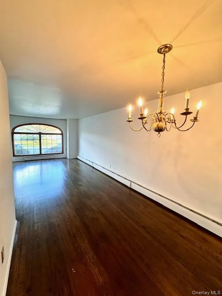 1 Abbie Lane Hyde Park NY 12538