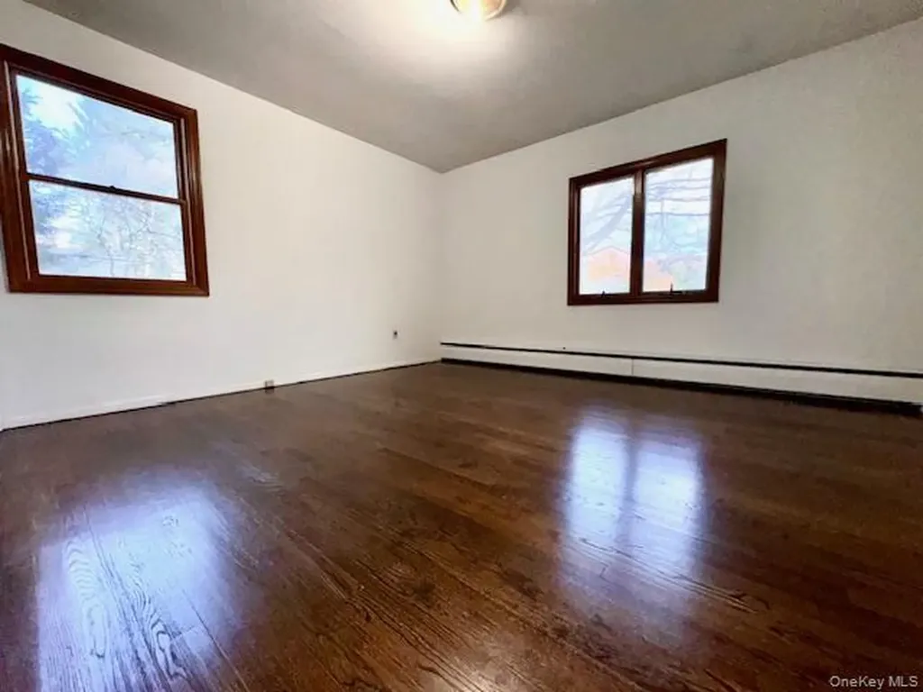 1 Abbie Lane Hyde Park NY 12538