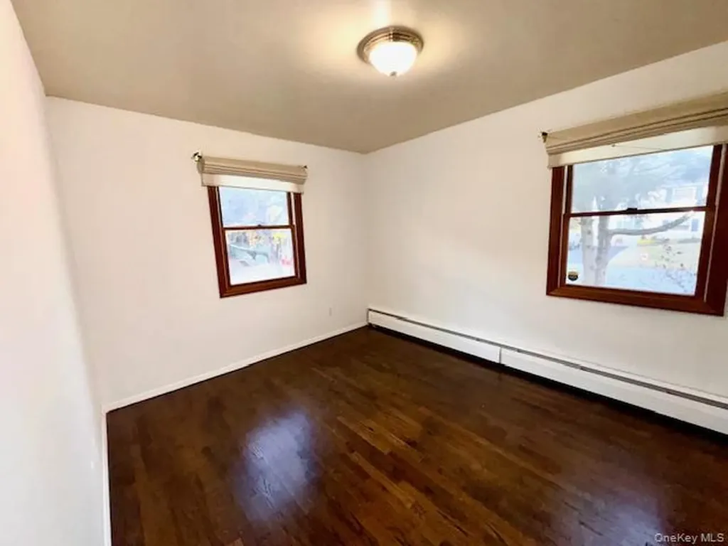 1 Abbie Lane Hyde Park NY 12538
