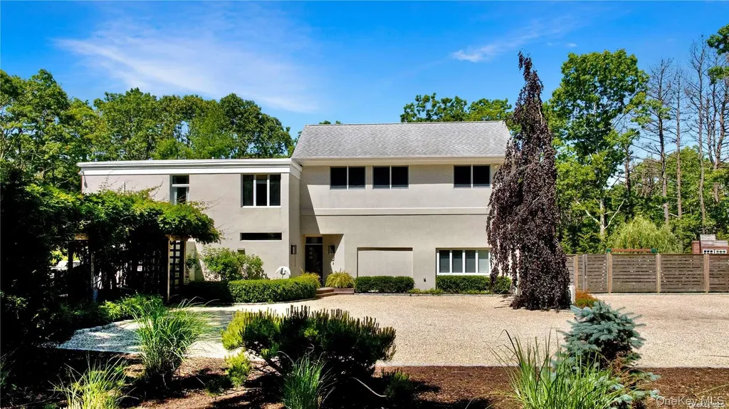 162 Middle Line Southampton NY 11968