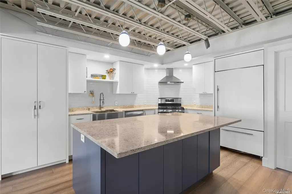 162 Middle Line Southampton NY 11968