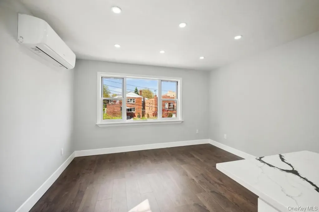 224 W 252nd Street Bronx NY 10471