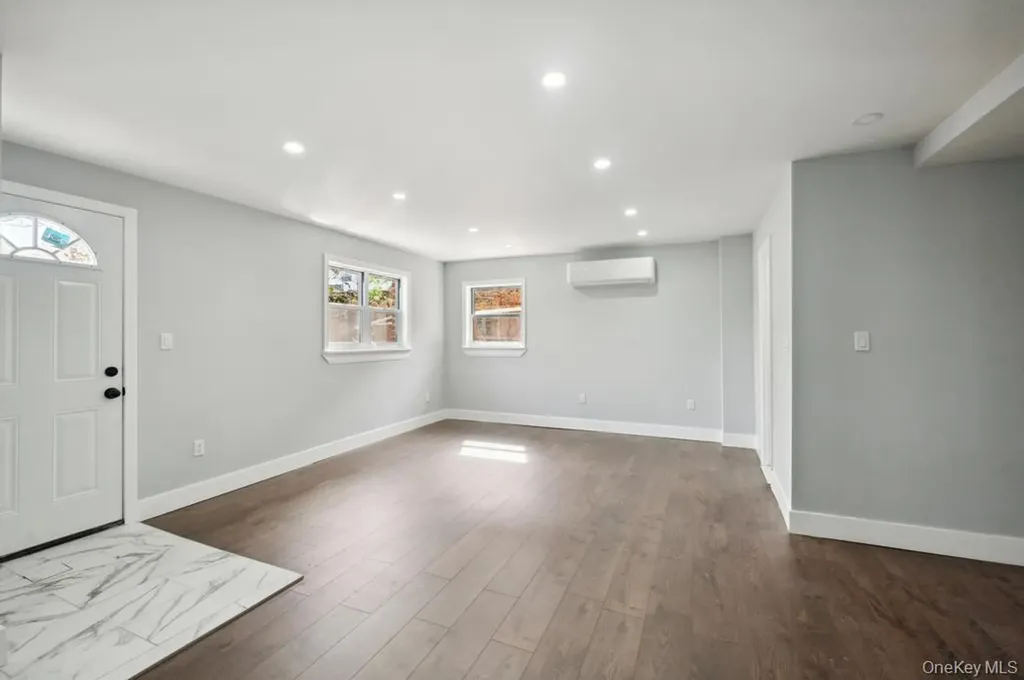 224 W 252nd Street Bronx NY 10471