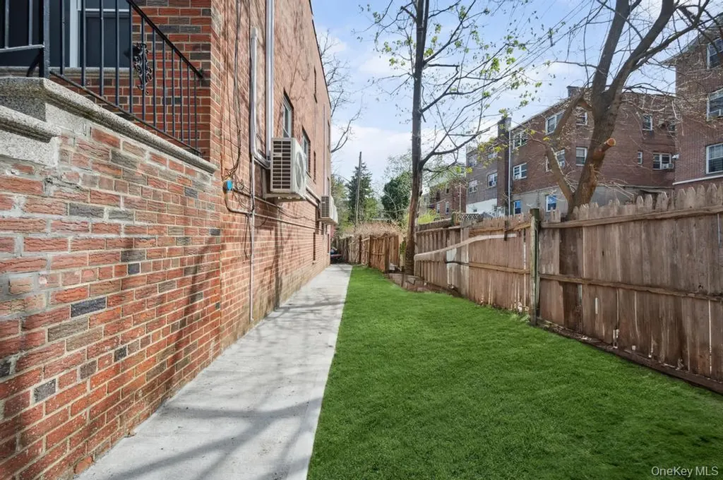 224 W 252nd Street Bronx NY 10471