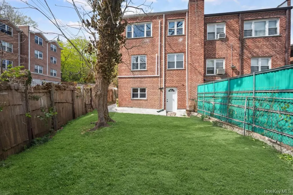 224 W 252nd Street Bronx NY 10471