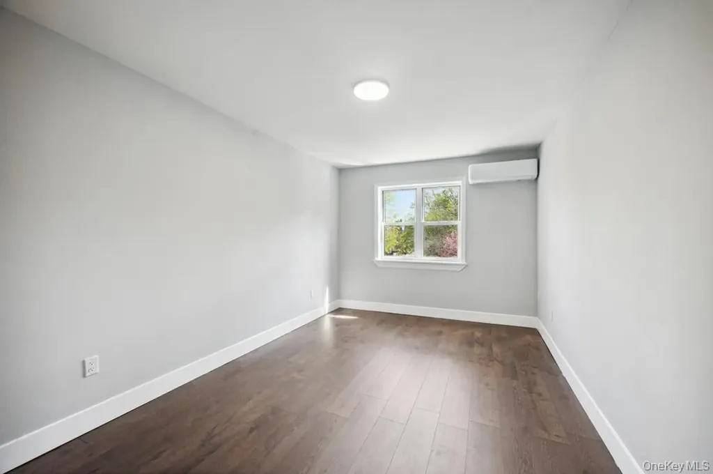 224 W 252nd Street Bronx NY 10471