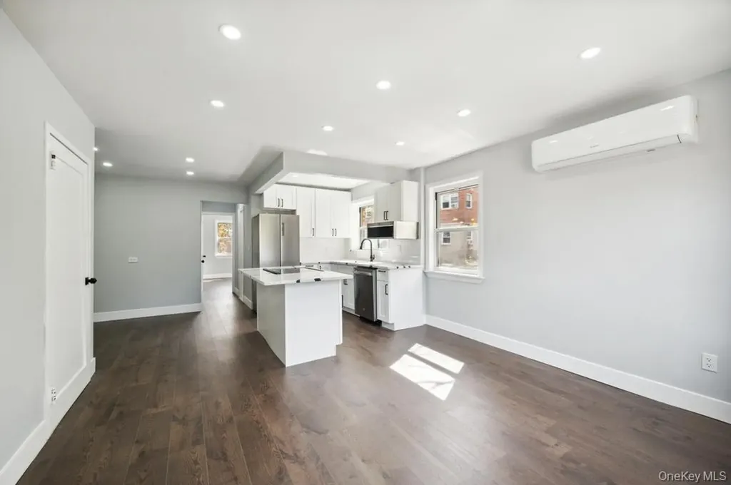 224 W 252nd Street Bronx NY 10471