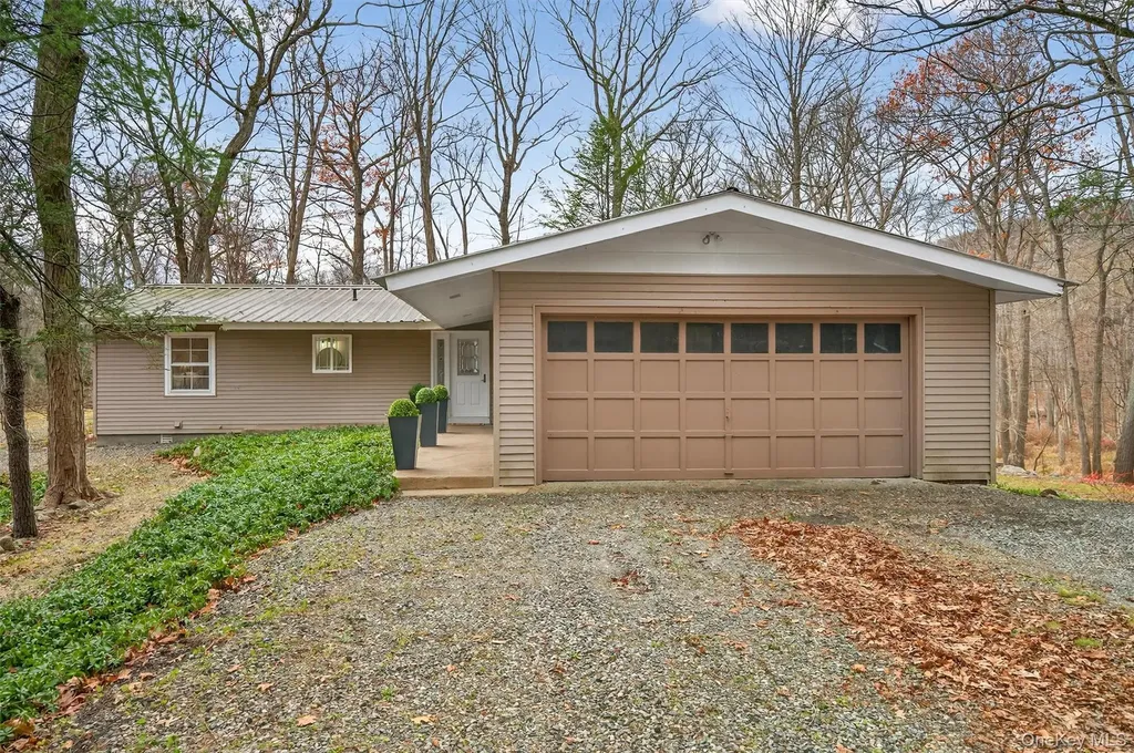 89 Maple Brook Road Tuxedo Park NY 10987