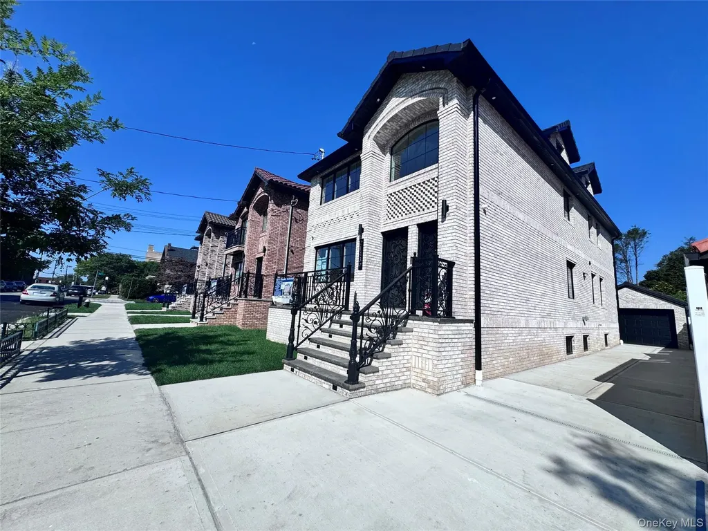 214-39 39th Avenue Bayside NY 11361