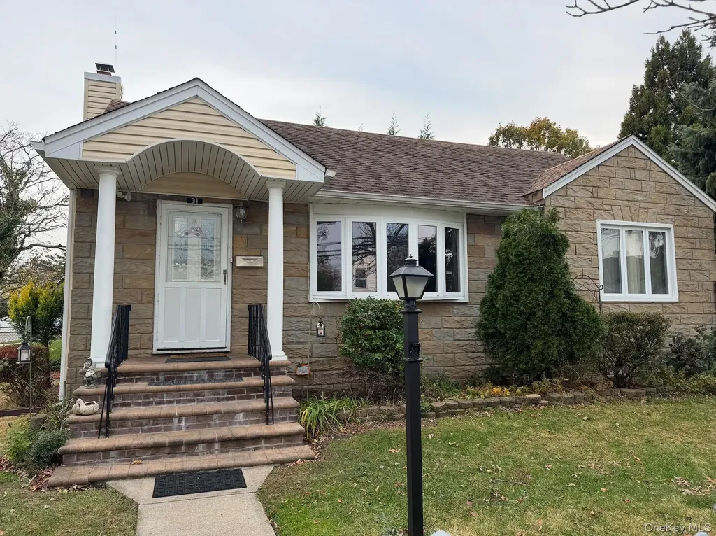 31 Irving Street Bethpage NY 11714