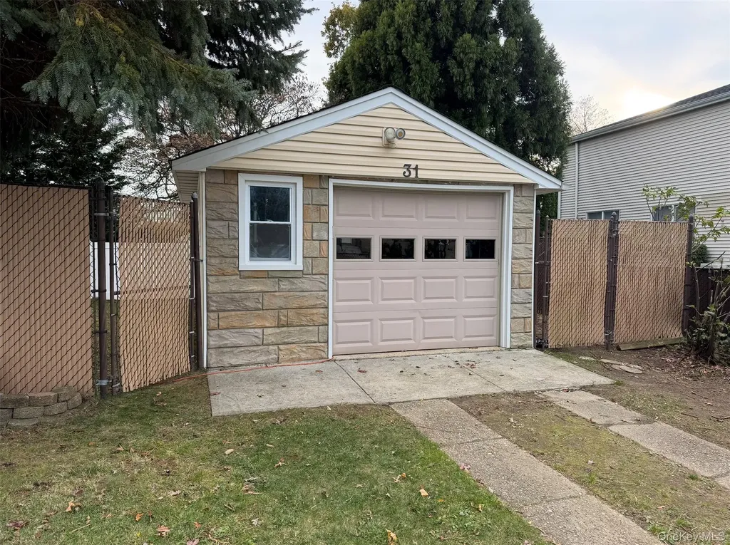 31 Irving Street Bethpage NY 11714