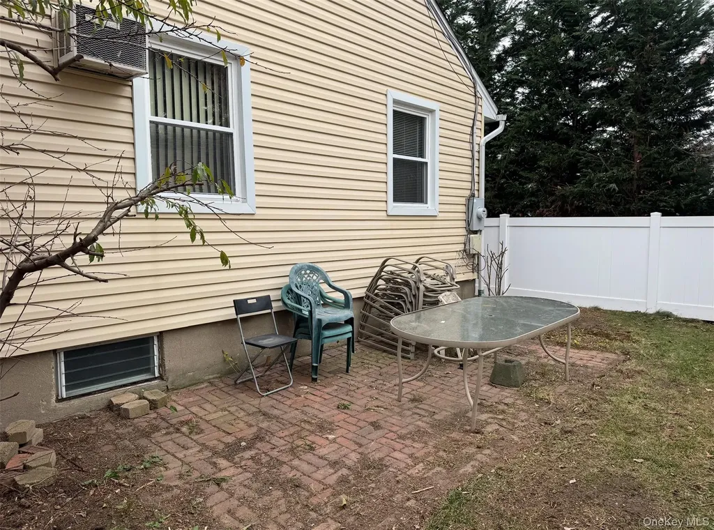 31 Irving Street Bethpage NY 11714