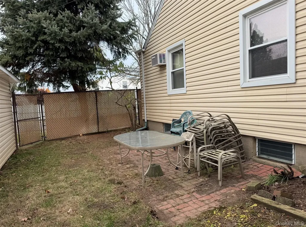 31 Irving Street Bethpage NY 11714