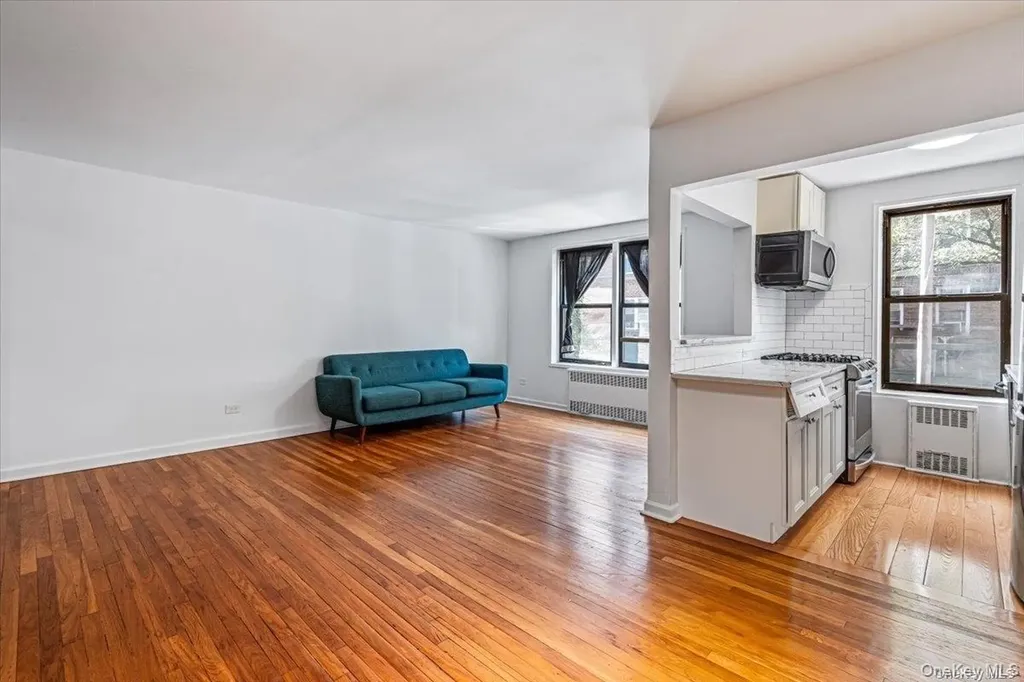 90-11 35 Avenue Jackson Heights NY 11372