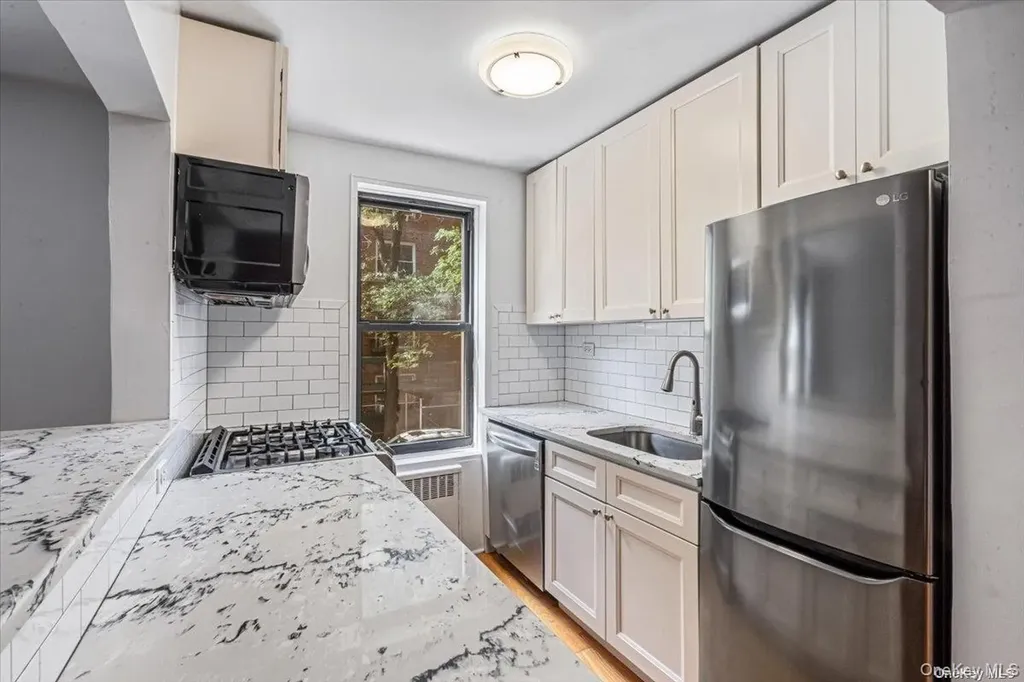 90-11 35 Avenue Jackson Heights NY 11372